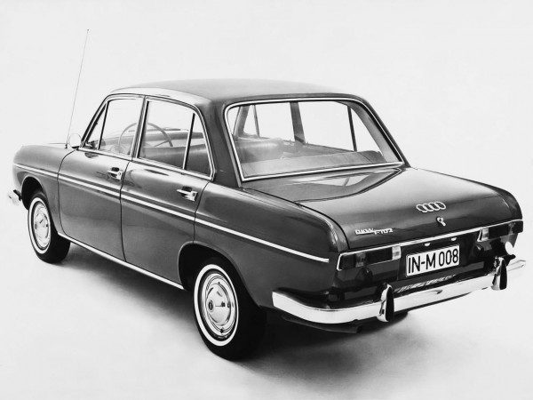 DKW F102 vue AR 4 portes - photo Auto Union - Audi F103