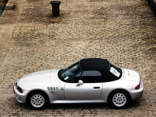 Z3 roadster 4 cylindres 1995-1999 vue profil avec capote - photo BMW