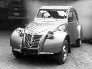 Citroën 2CV 1948 - photo Citroën