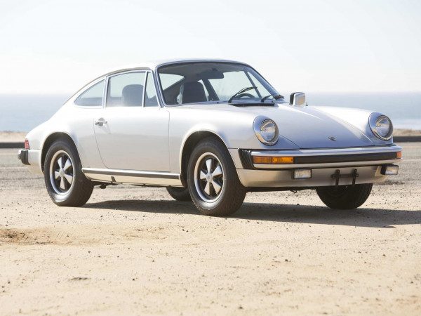 Porsche 911 S 2.7 US 1975-1977 vue AV - photo : auteur inconnu DR