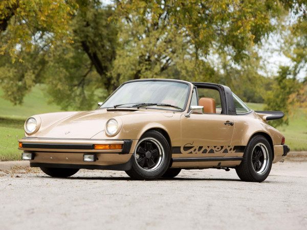 Porsche 911 Targa Carrera 2.7 "whale tail" US 1974-1975 vue AV - photo : auteur inconnu DR