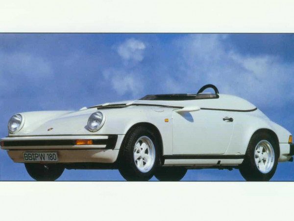 Porsche 911 Speedster Club Sport 1987 vue AV - photo Porsche