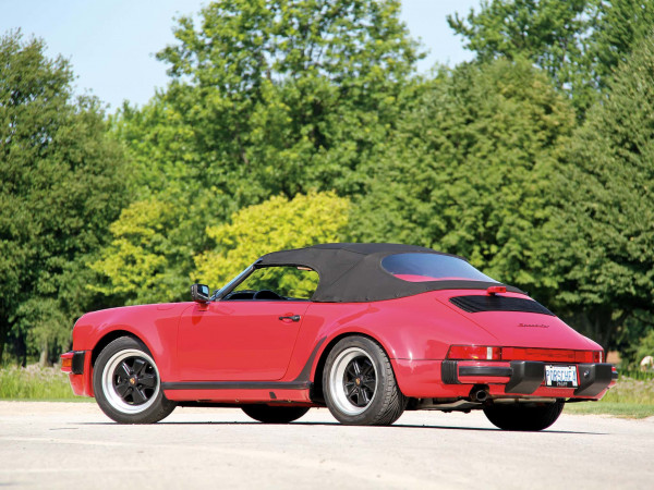 Porsche 911 Speedster Turbo-Look US 1989 vue AR avec capote - photo Nico Leenders