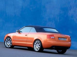 Audi A4 B6 cabriolet 2002-2006 vue AR avec capote - photo Audi