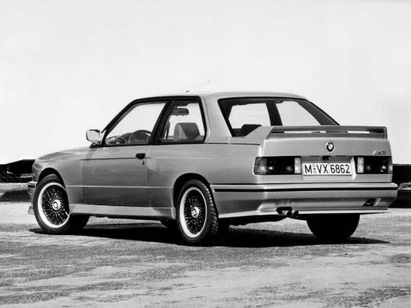 BMW M3 E30 Cecotto Edition 1989 - photo BMW