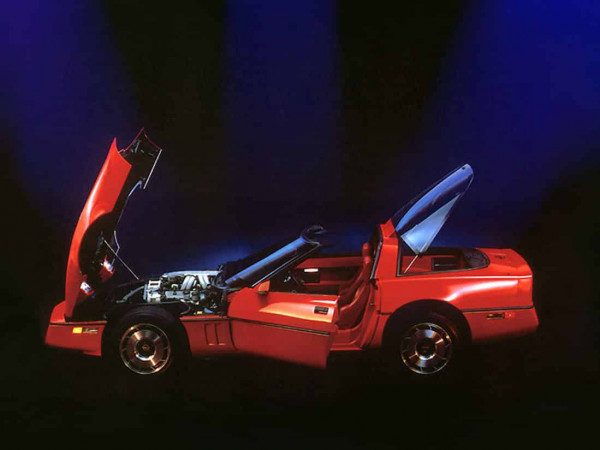 Chevrolet Corvette Sport Coupe 1984-1987 profil sans toit, avec capot, portes et hayon ouverts - photo Chevrolet