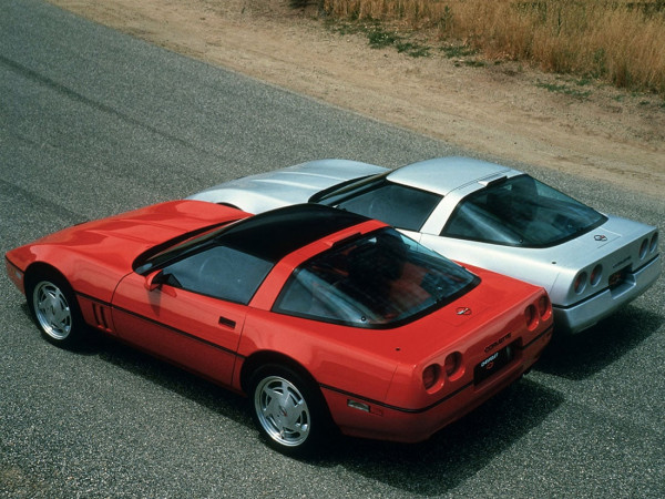 Chevrolet Corvette MY 1990 Sport Coupe & ZR-1 vue AR - photo Chevrolet