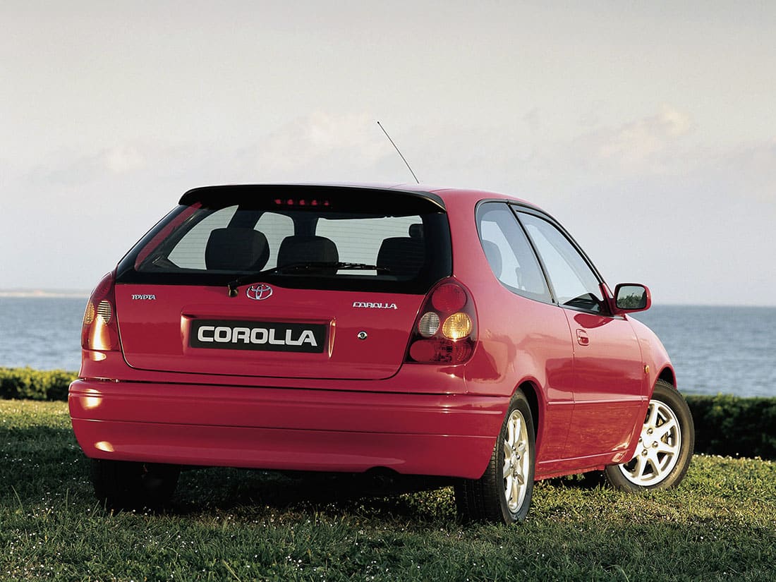 Toyota corolla e110 хэтчбек