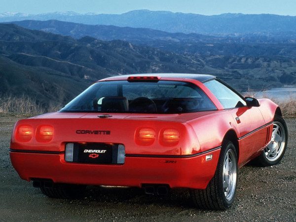 Chevrolet Corvette ZR-1 1990 vue AR - photo Chevrolet