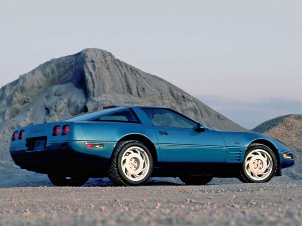 Chevrolet Corvette ZR-1 1992-1993 vue AR - photo Chevrolet