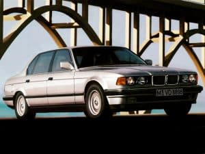 BMW 7-series E32 V8 740i 1992-1994 vue AV - photo BMW