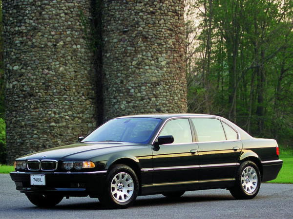 BMW Série 7 E38 Lang 1998-2001 vue AV - photo BMW