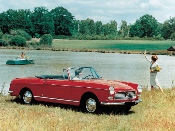 Peugeot 404 cabriolet 1965-1966 vue AV - photo Peugeot