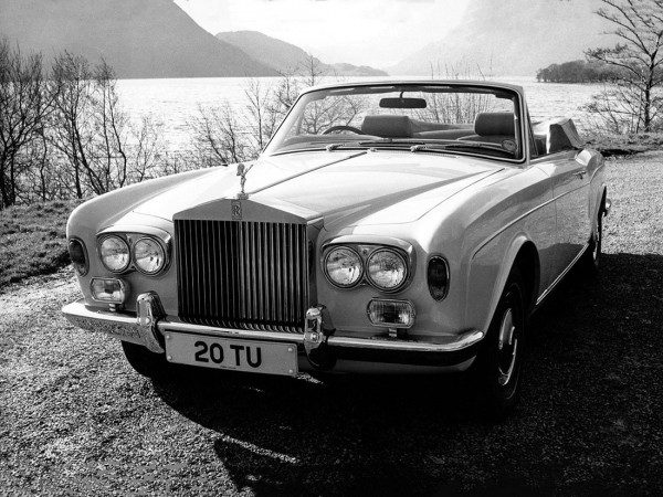 Rolls Royce Corniche 1973-1977 vue AV - photo Rolls Royce