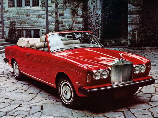 Rolls Royce Corniche 1973-1985 US vue AV - photo Rolls Royce