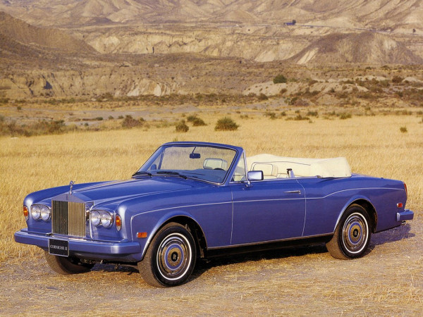 Rolls Royce Corniche II 1985-1989 US vue AV - photo Rolls Royce