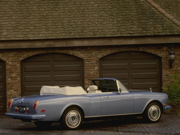 Rolls Royce Corniche II 1985-1989 US vue AR - photo Rolls Royce