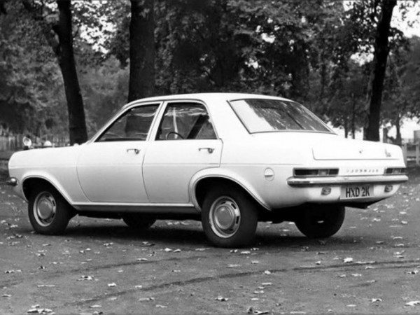 Vauxhall Viva HC berline 4p 1970-1979 vue AR - photo Vauxhall