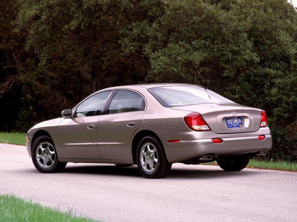 Oldsmobile Aurora 2000-2003 vue AR - photo Oldsmobile