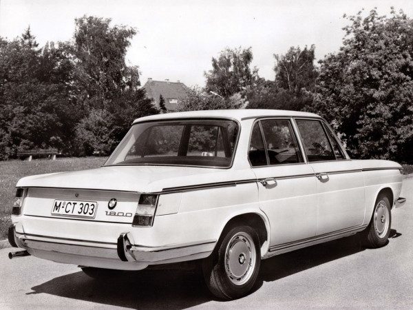 BMW 1800 1968-1970 vue AR - photo BMW