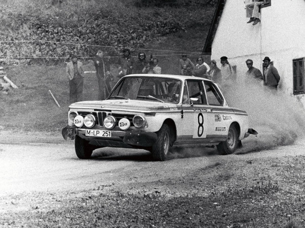 BMW 2002 en Rallye - photo BMW