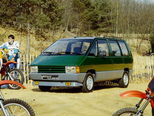 Renault Espace 1984-1988 vue AV - photo Renault