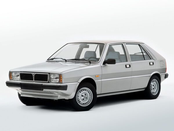 Lancia Delta 1979-1982 vue AV - photo Lancia