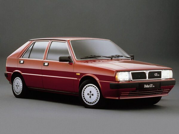 Lancia Delta GT i.e. 1986-1991 vue AV - photo Lancia