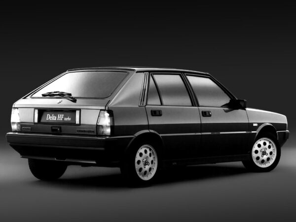 Lancia Delta HF Turbo 1986-1991 vue AR - photo Lancia