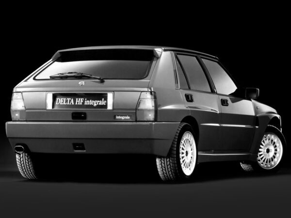 Lancia Delta HF integrale Evoluzione 1991-1993 vue AR - photo Lancia