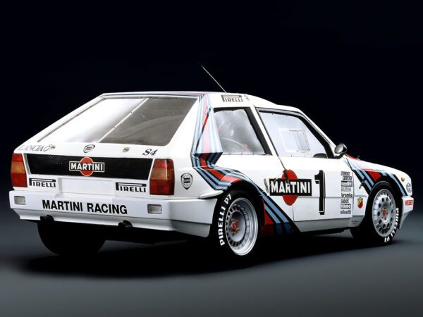 Lancia Delta S4 Corse Groupe B 1985 vue AR - photo Lancia