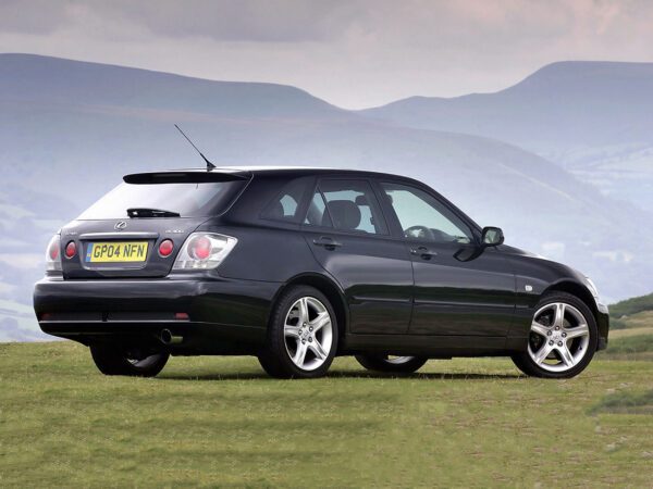 Lexus IS 300 Sportcross 2001-2005 vue AR - photo Lexus