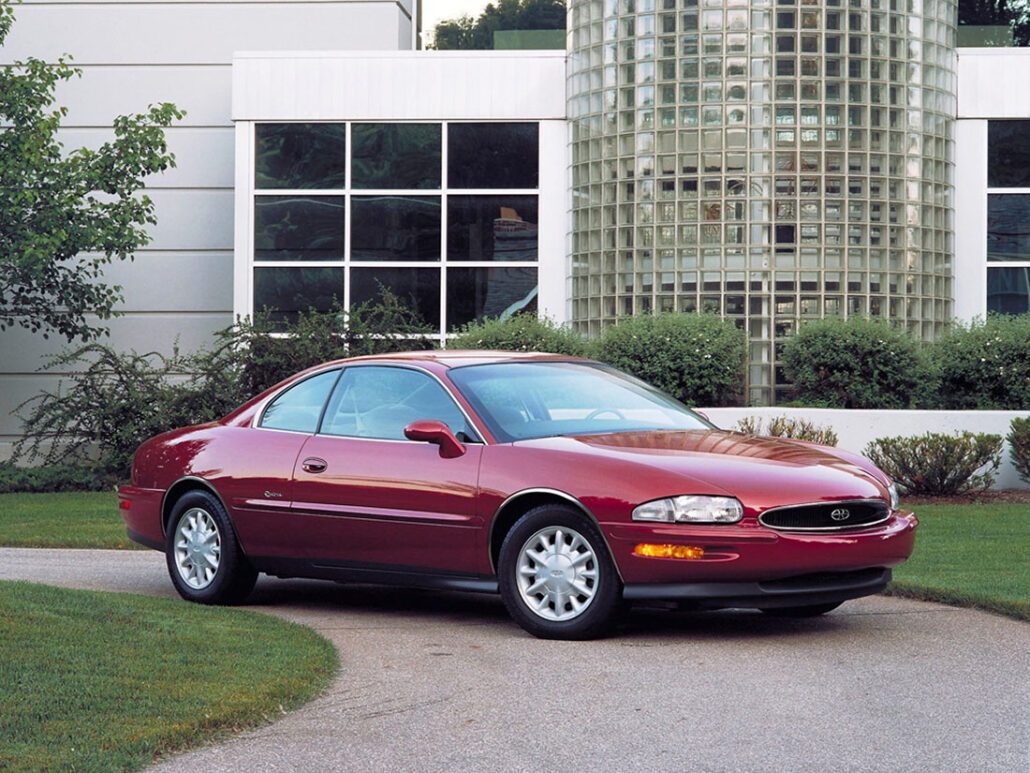 Buick Riviera 1994-1998 vue AV - photo Buick