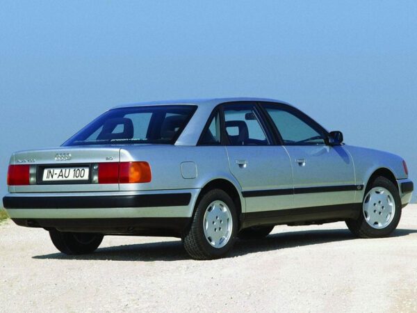 Audi 100 C4 1990-1994 vue AR - photo Audi