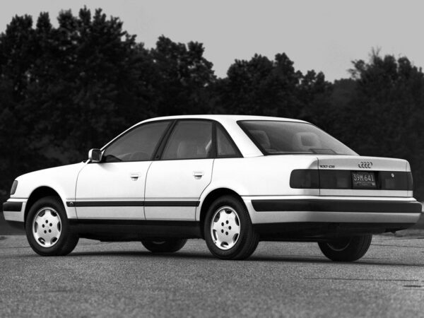 Audi 100 C4 US 1991-1994 vue AR - photo Audi NA