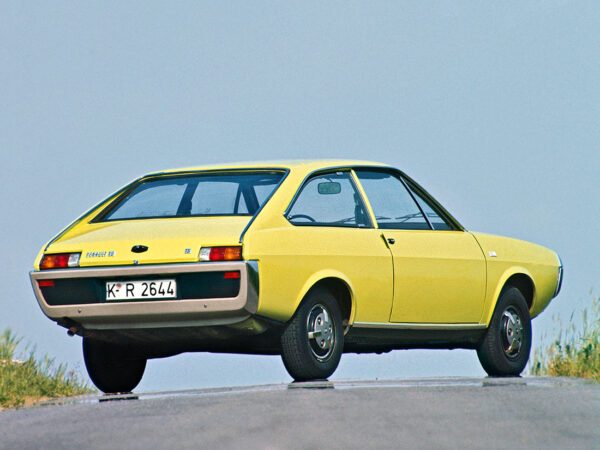 Renault 15 TS 1972-1973 voiture pour le marché allemand vue AR - photo Renault