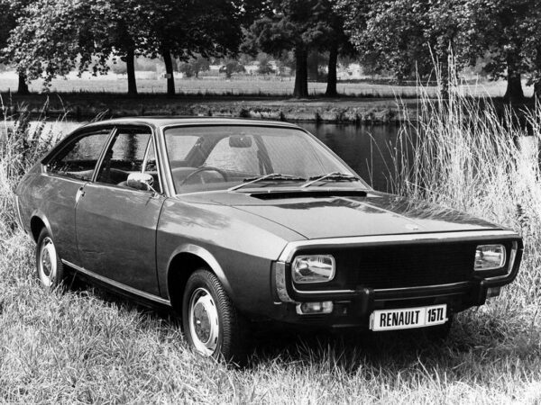 Renault 15 TL 1972 voiture pour le marché avec logo constesté par la société Kent - photo Renault