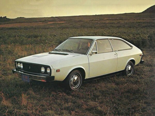 Renault 15 TL 1973-1976 version US vue AV - photo Renault