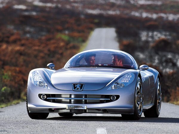 Peugeot 607 Féline concept face AV - salon de Genève 2000 - photo Peugeot