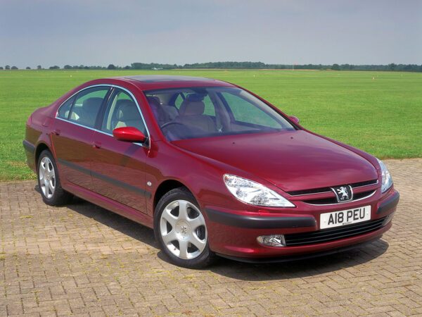 Peugeot 607 1999-2004 vue AV - photo Peugeot UK