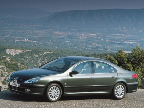 Peugeot 607 1999-2004 vue AV et profil - photo Peugeot UK