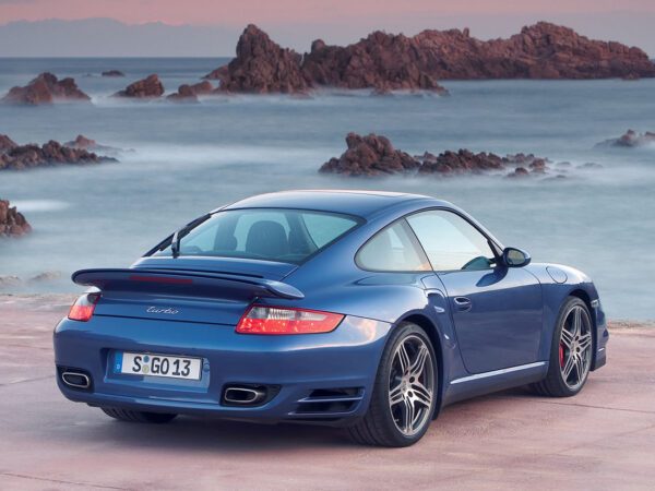 Porsche 911 type 997 Turbo phase 1 vue AR 2006-2009 - photo Porsche AG (Stefan Warter)