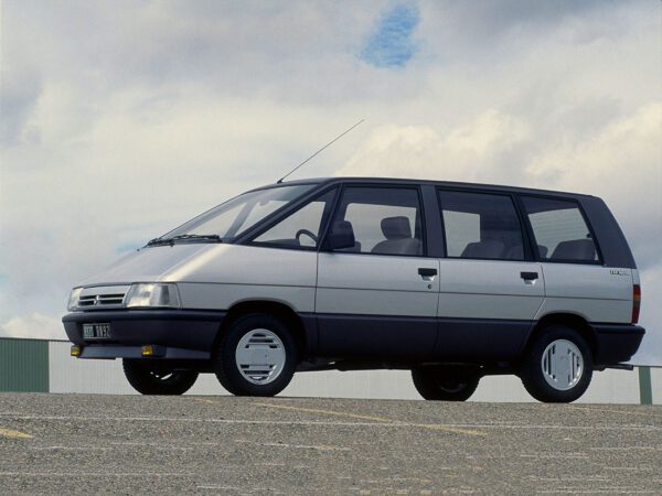 Renault Espace TXE injection 1988-1991 vue AV - photo Renault