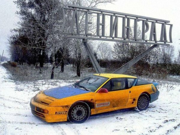 Alpine A610 au cours du raid liberté en 1992 - photo Christian Bedeï